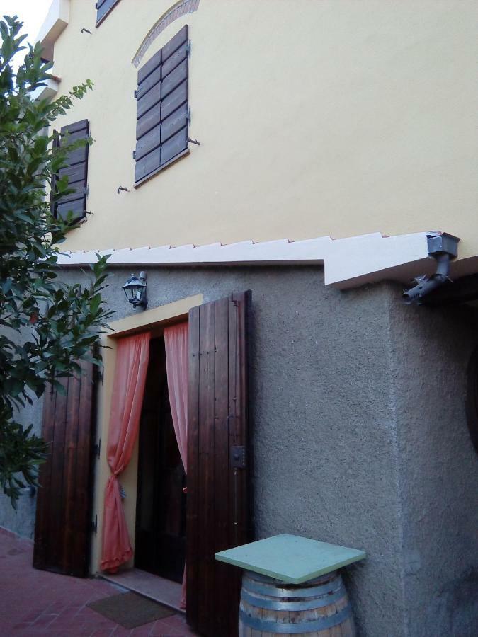 Carlo'S Country House Castellina Marittima Luaran gambar